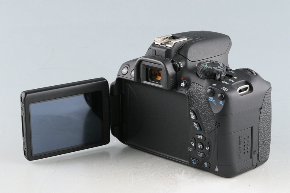 Canon EOS Kiss X7i + EF-S 18-135mm F/3.5-5.6 IS STM Lens With Box #52258L3