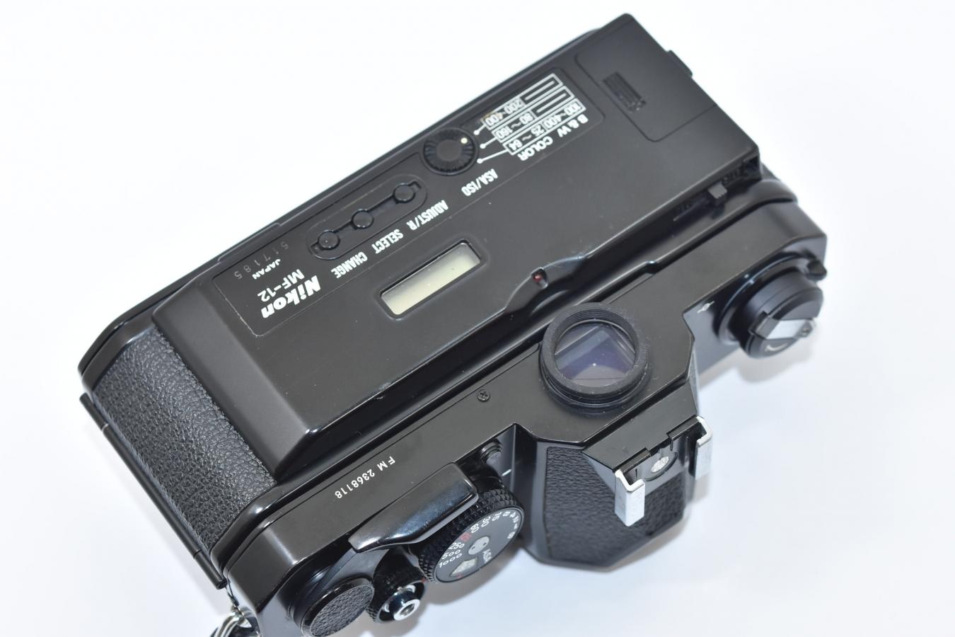 Nikon FM ブラック 【DATA BACK MF-12 装着】
