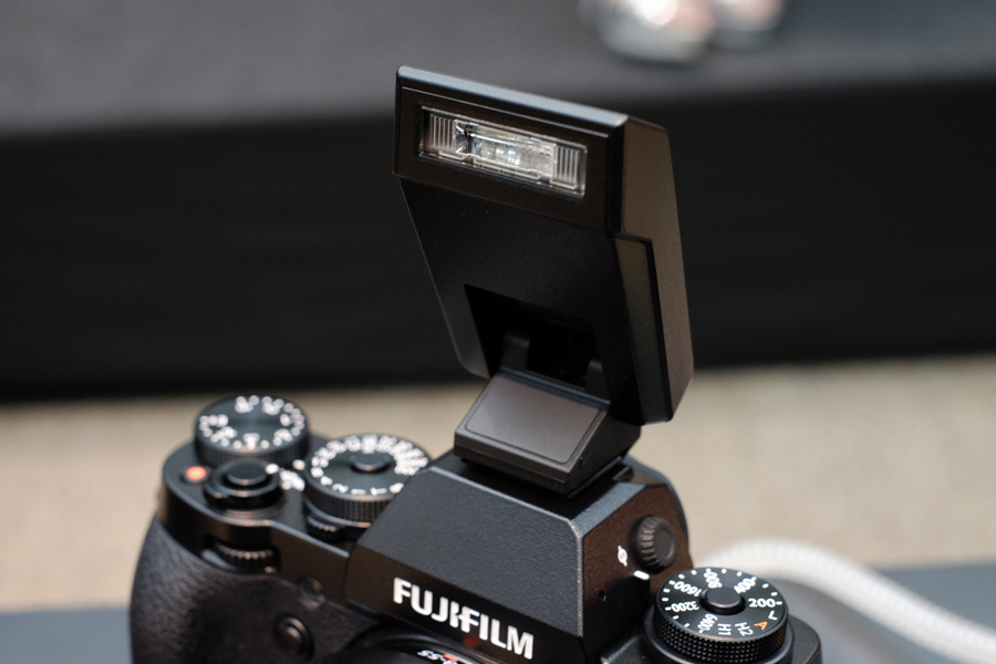 ニュース&トピックス:富士フィルム Xシリーズ X-T1 実機 ニュース&トピックス:富士フィルム Xシリーズ X-T1 実機