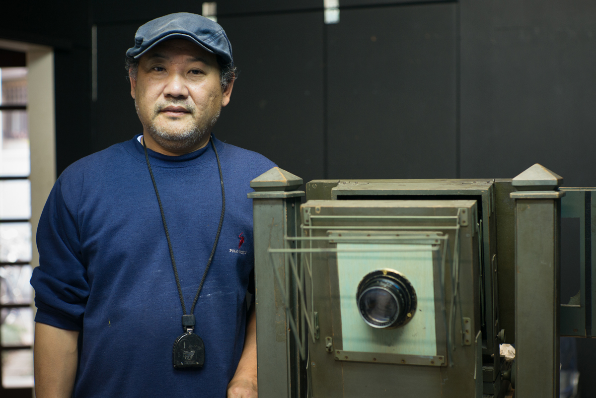 美品共箱付 明治16年◆ガラス板湿板写真『伊藤さんと中川さん』名古屋公園内写真館 銀塩手帖：甦る古典撮影技法 湿板写真館がオープン：澤村徹：カメラファン
