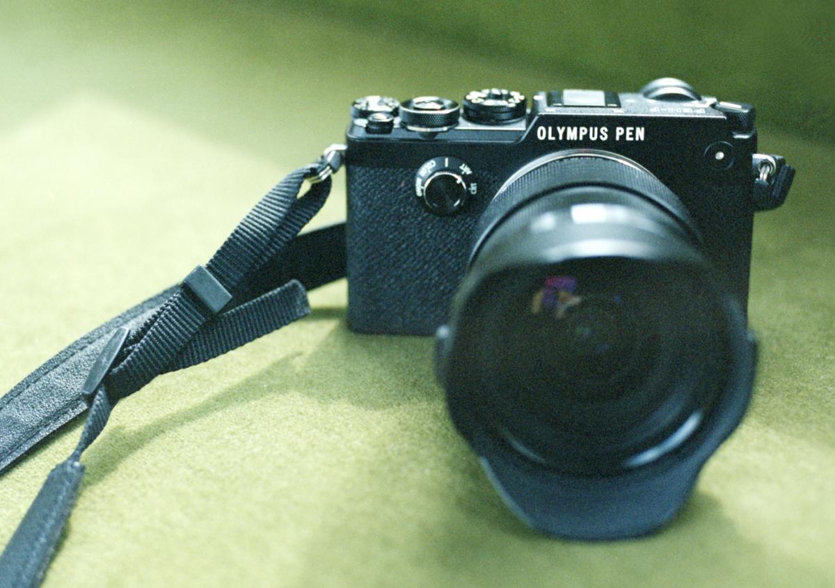 SHUTTER GIRL WORLD：Painting with PEN-F：photo & text 大村祐里子