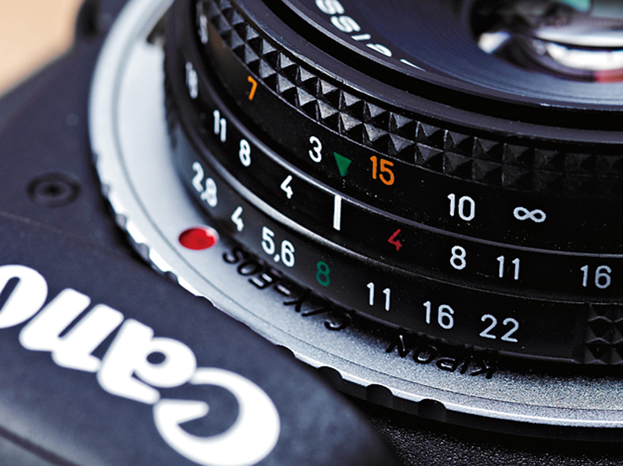 オールドレンズの奇跡:コンタックス Carl Zeiss Tessar T* f オールドレンズの奇跡:コンタックス Carl Zeiss Tessar T* f