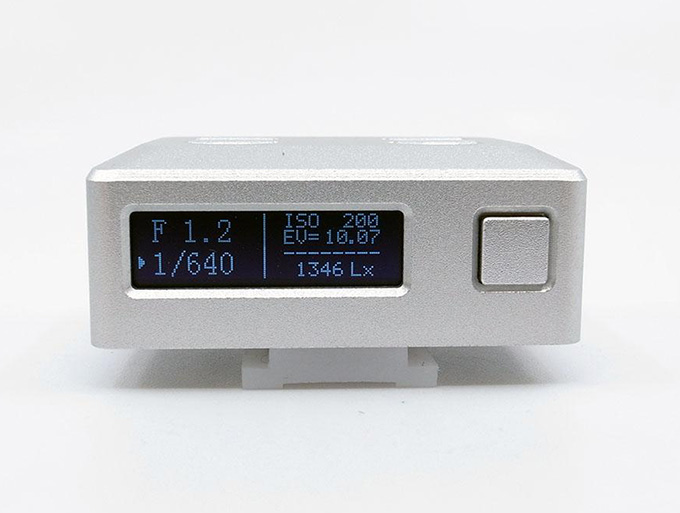 カメラ　デジタル露出計　KEKS EM-01 シルバー　クローム カメラ デジタル露出計 KEKS EM-01 シルバー クローム レビュー