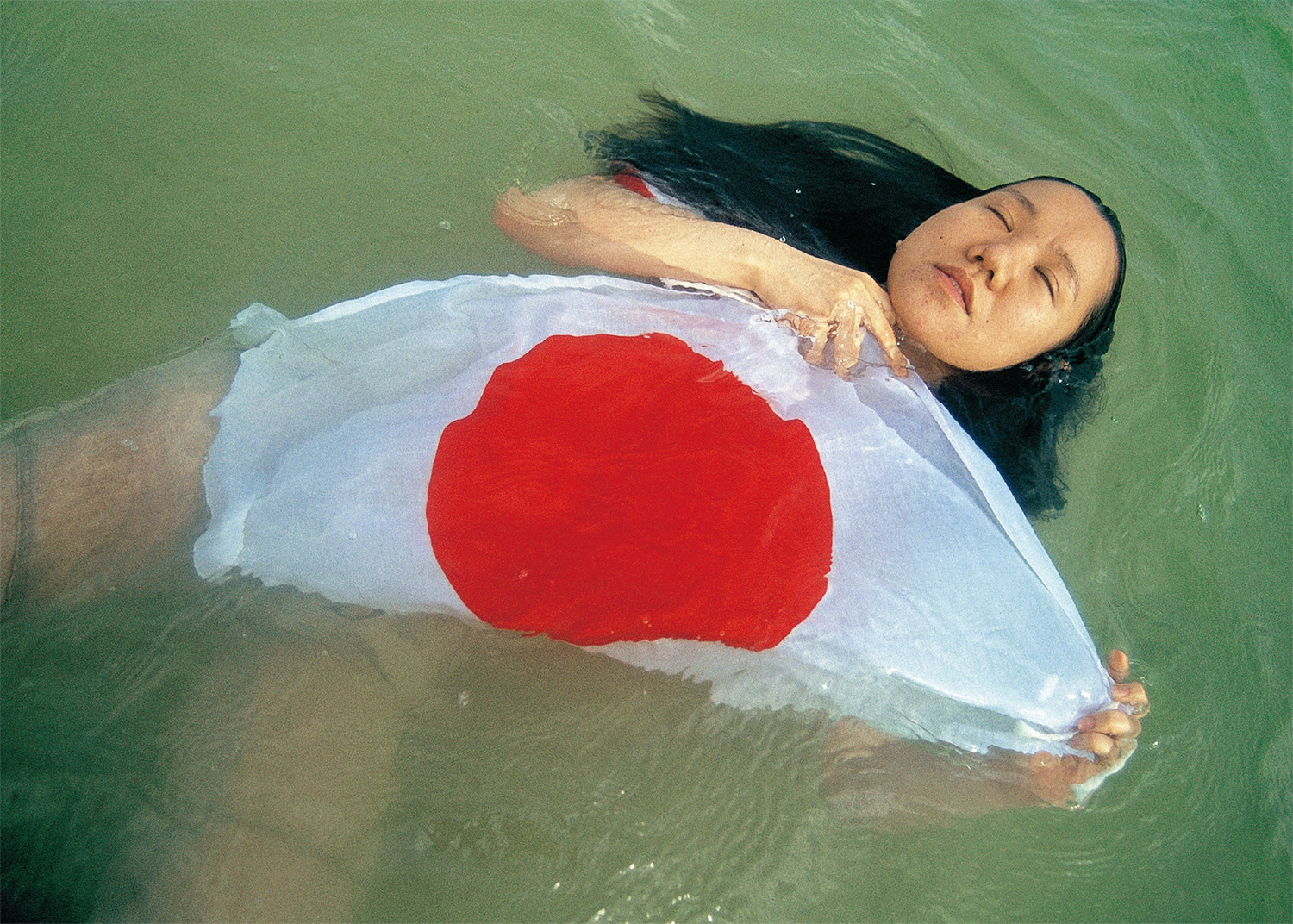 写真展情報：写真展「石川真生 ―私に何ができるか―」東京オペラ
