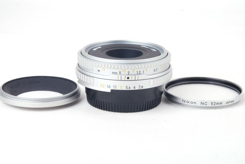 【美品】Nikon/ニコン NIKKOR 45/2.8 P AI-S口 シルバー MFレンズ HN-35フード付