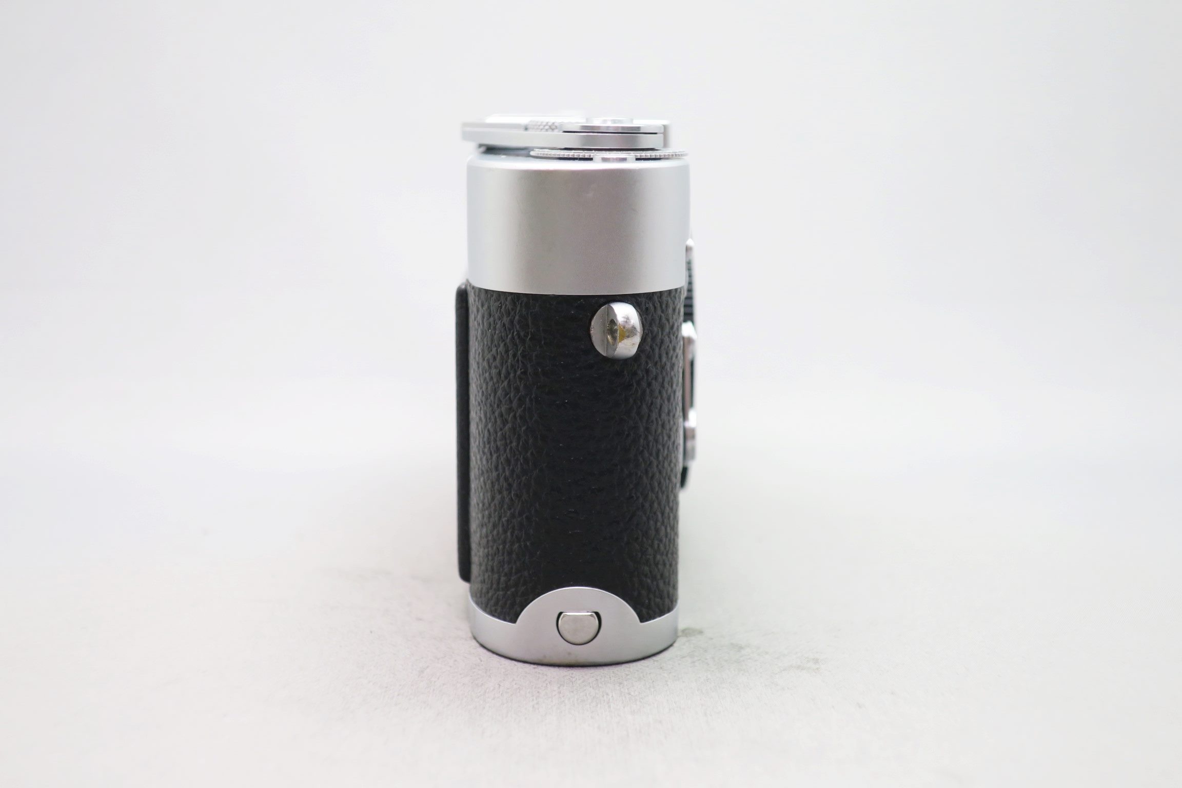 ライカ M2 103万台