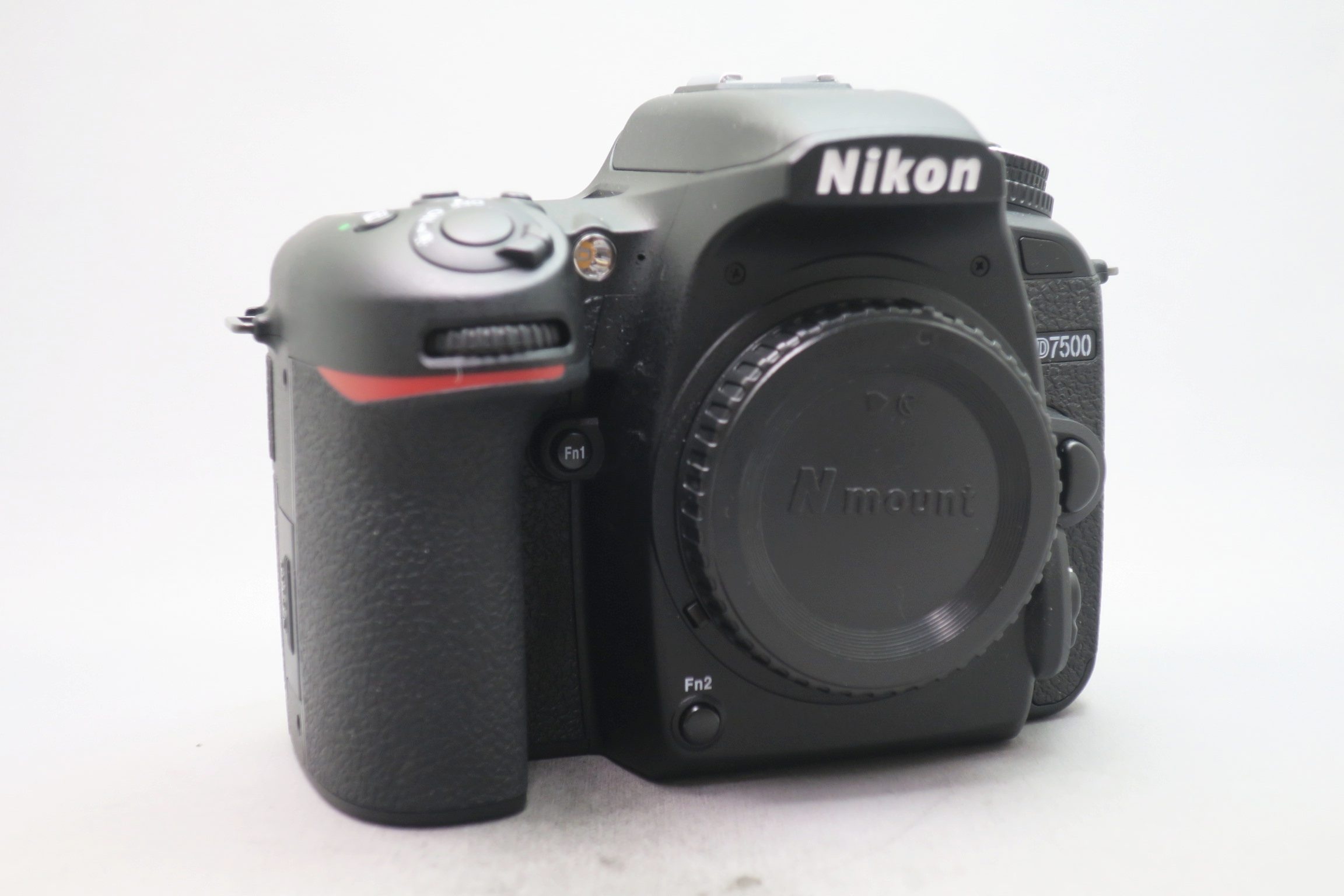 ニコン D7500