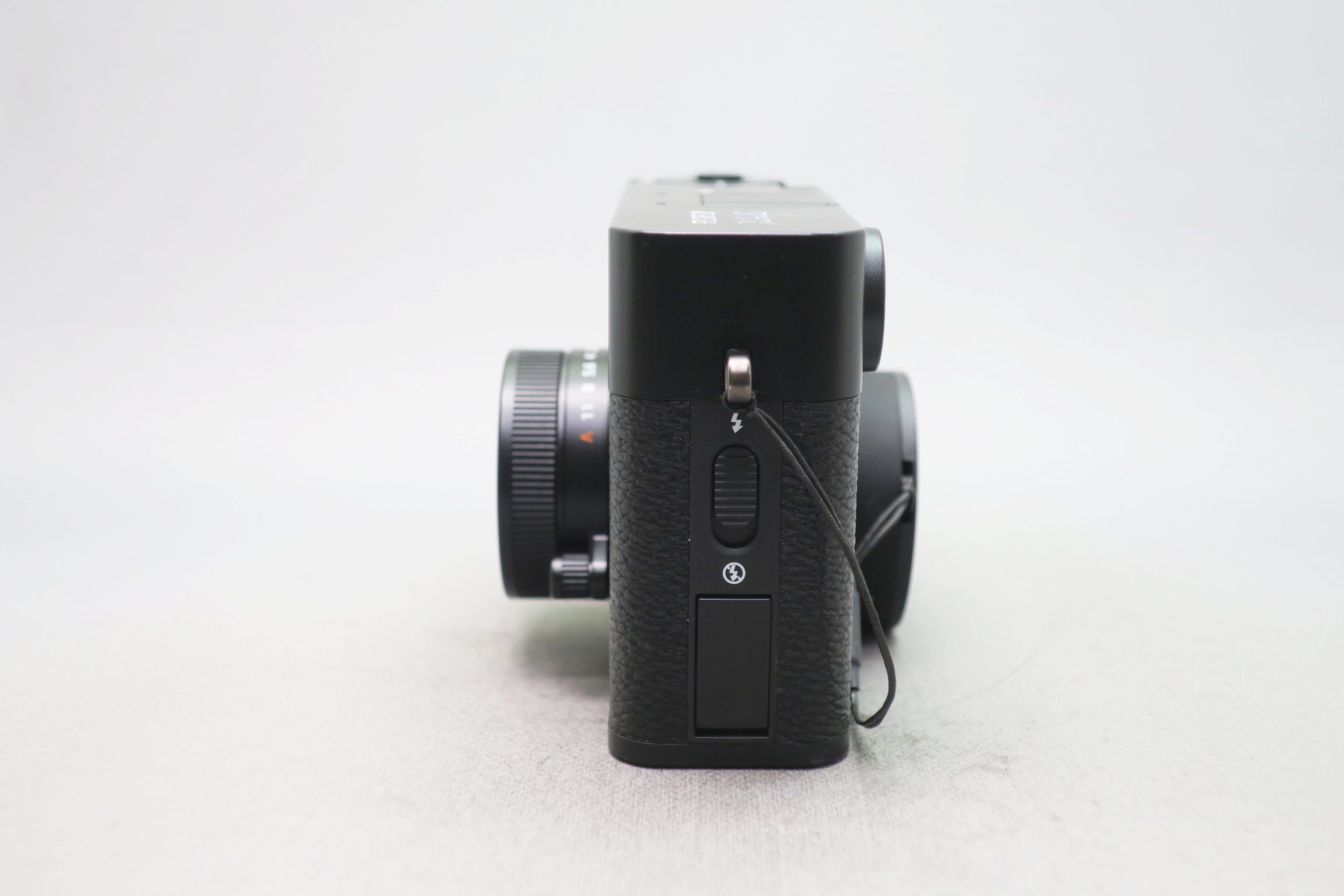 富士フィルム X-HF1 X half ブラック