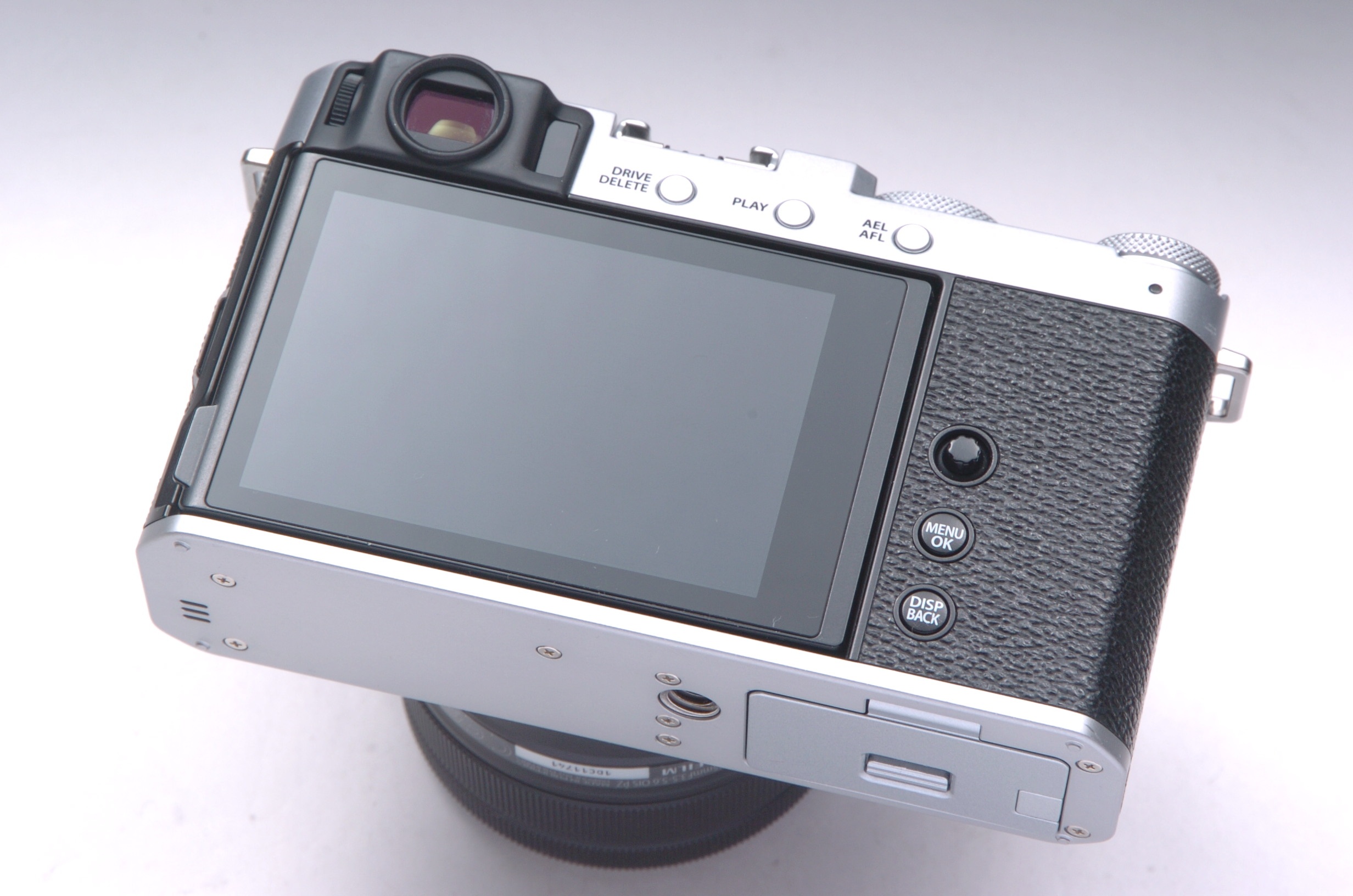 FUJIFILM X-E4 レンズキット [シルバー]