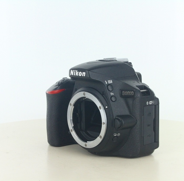 ニコン D5600