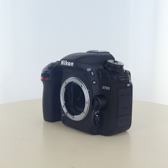 ニコン D7500 ボデイ