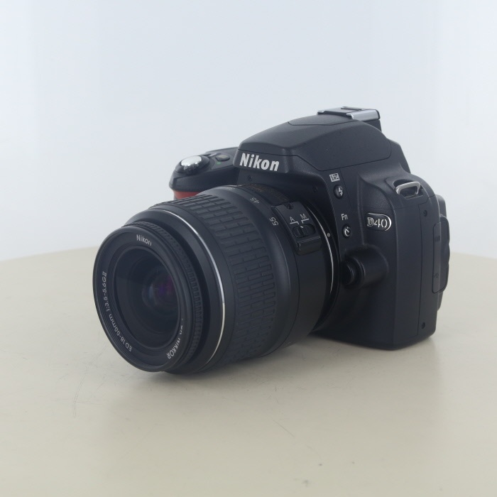 ニコン D40 レンズキット(AF-S 18-55/3.5-5.6G II) ブラック