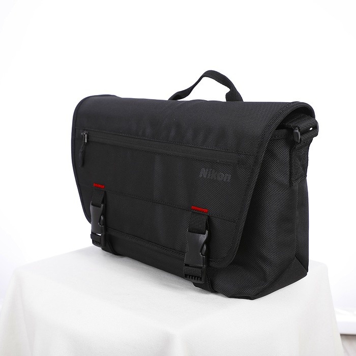 ニコン FLX シヨルダーバツグ ブラツク