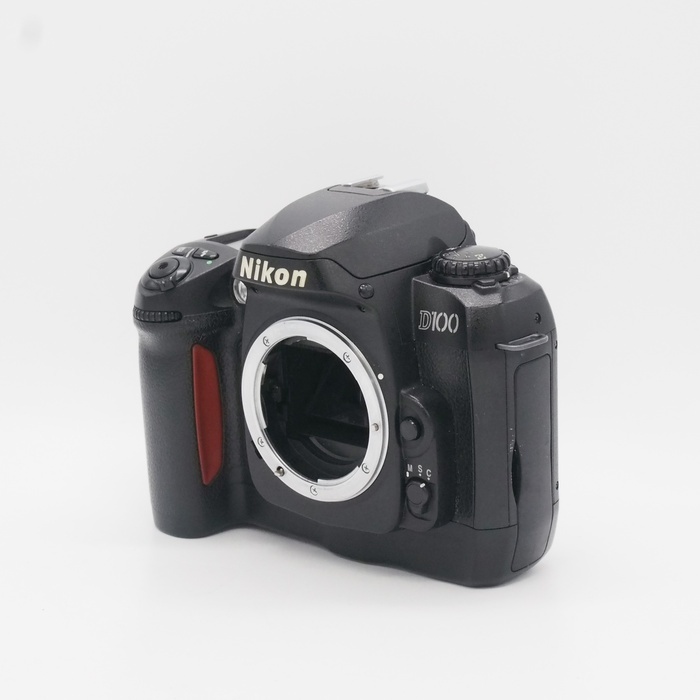 ニコン D100 ボデイ