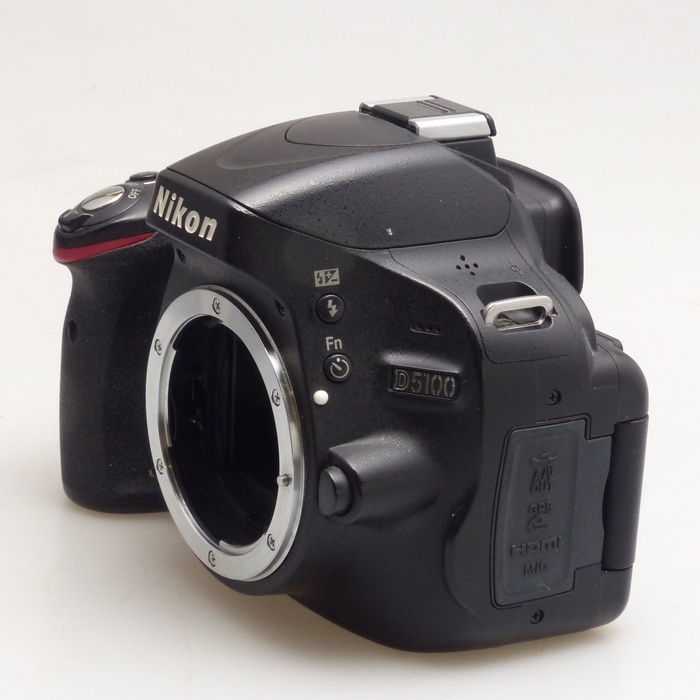 ニコン D5100 ボデイ