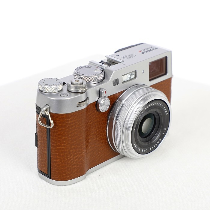 フジフイルム X100F ブラウン