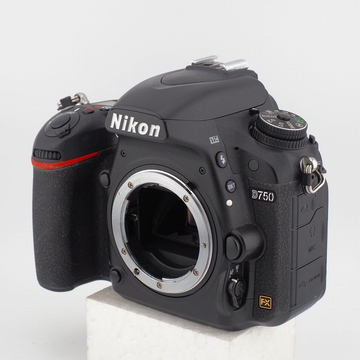 ニコン D750