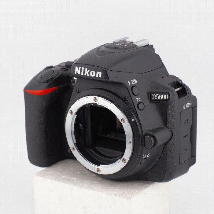 ニコン D5600