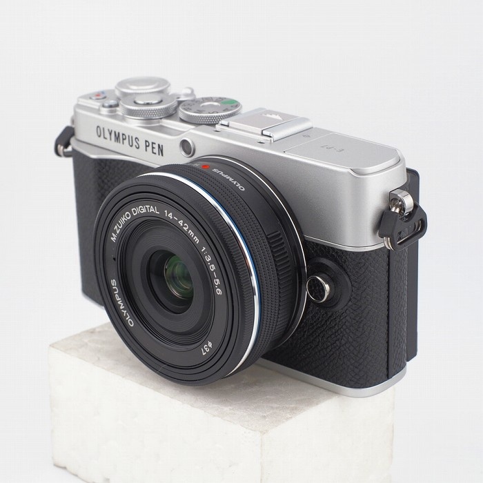 オリンパス E-P7+14-42EZ シルバー