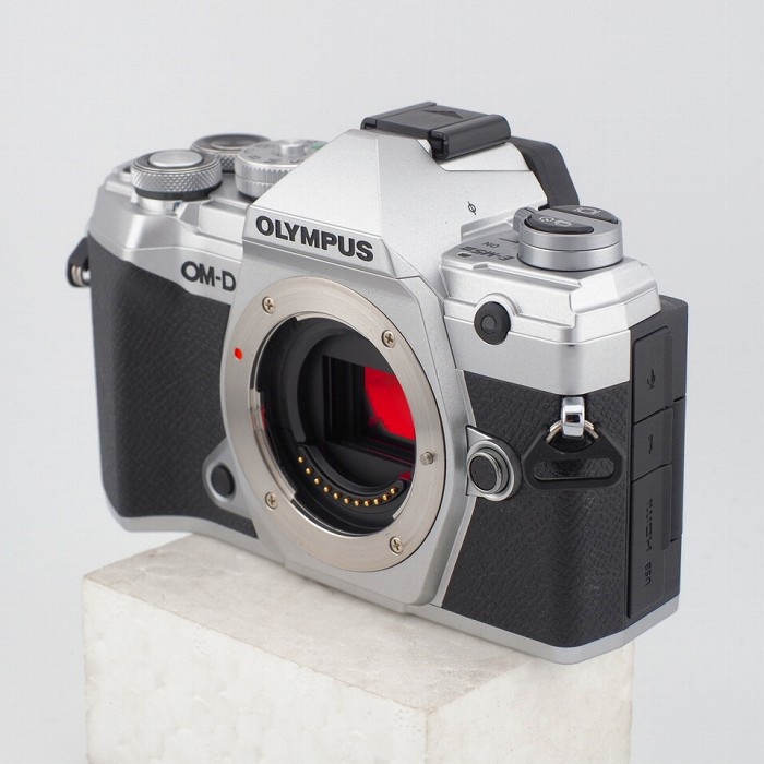 オリンパス E-M5 MarkIII シルバー