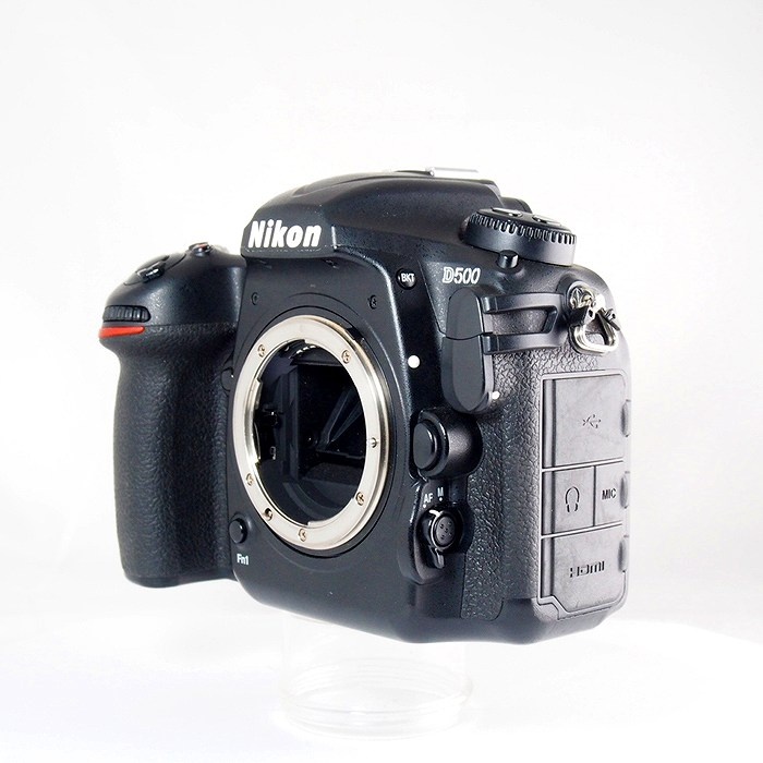 ニコン D500