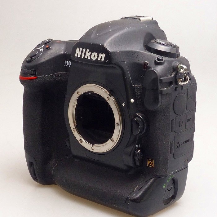 ニコン D5(XQD-TYPE)