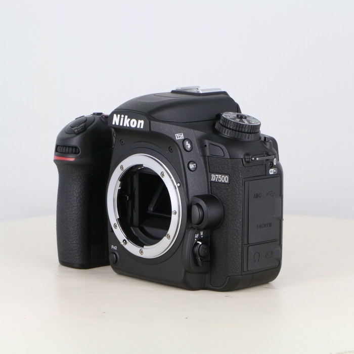 ニコン D7500 ボデイ