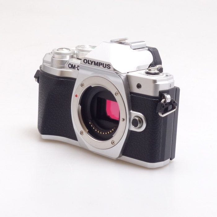 オリンパス OM-D E-M10 MARKIII ボディ シルバー