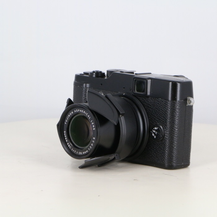 フジフイルム X10