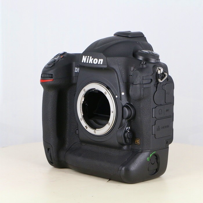 ニコン D5 ボデイ(XQD-TYPE)