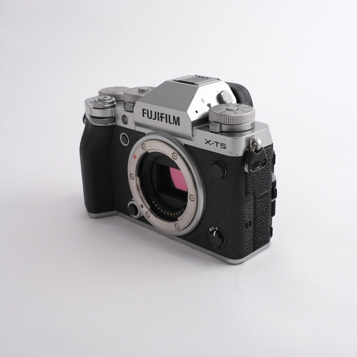 フジフイルム X-T5 ボディ シルバー