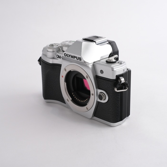 オリンパス OM-D E-M10 MARK3 ボディ シルバー
