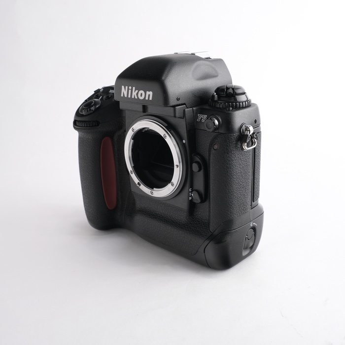 ニコン F5