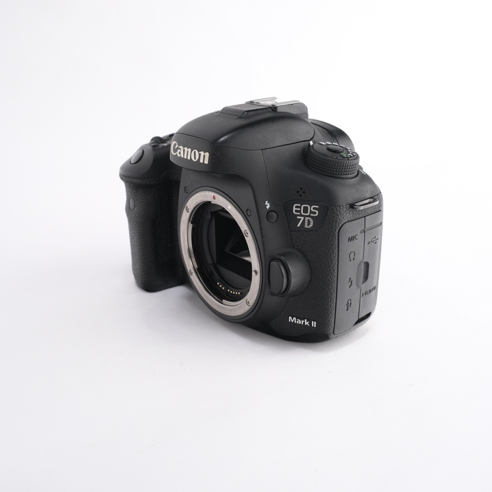 キヤノン EOS 7D MARK II (2) ボディ