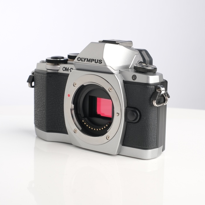 オリンパス OM-D E-M10 ボディ シルバー