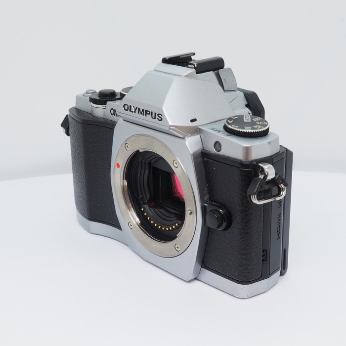 オリンパス OM-D E-M5 ボディ シルバー