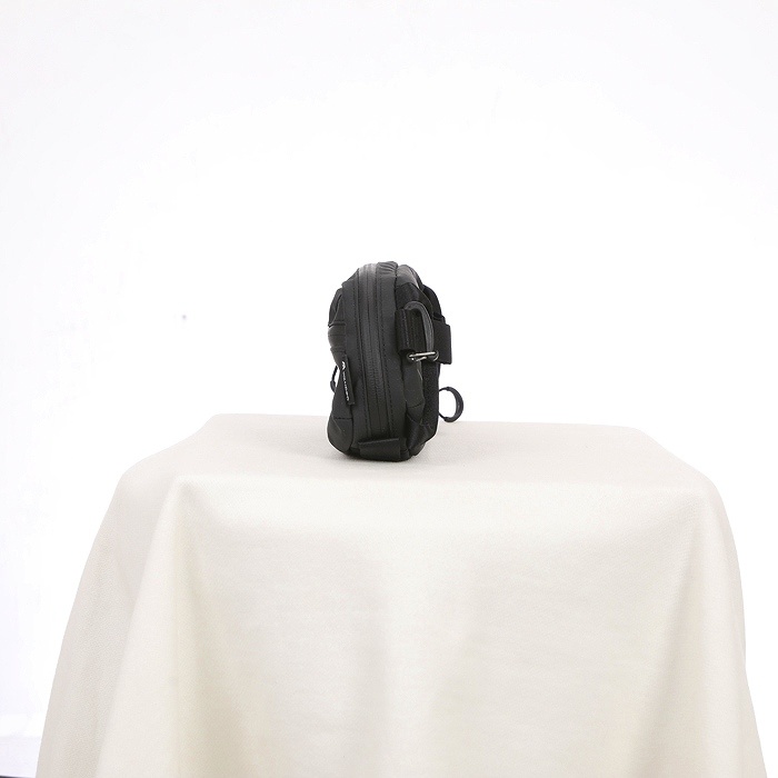 銀一 WANDRD D1 ファニーパック ブラック