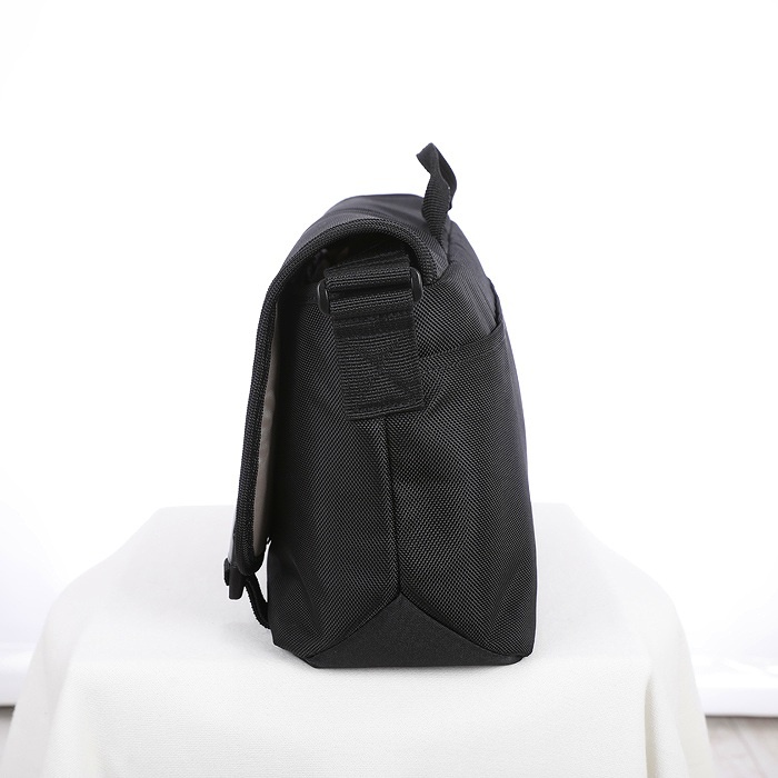 ニコン FLX シヨルダーバツグ ブラツク