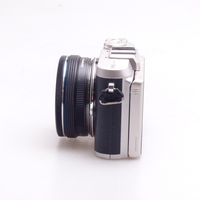 オリンパス E-PL8 14-42EZレンズキツト ブラツク ※充電器欠品