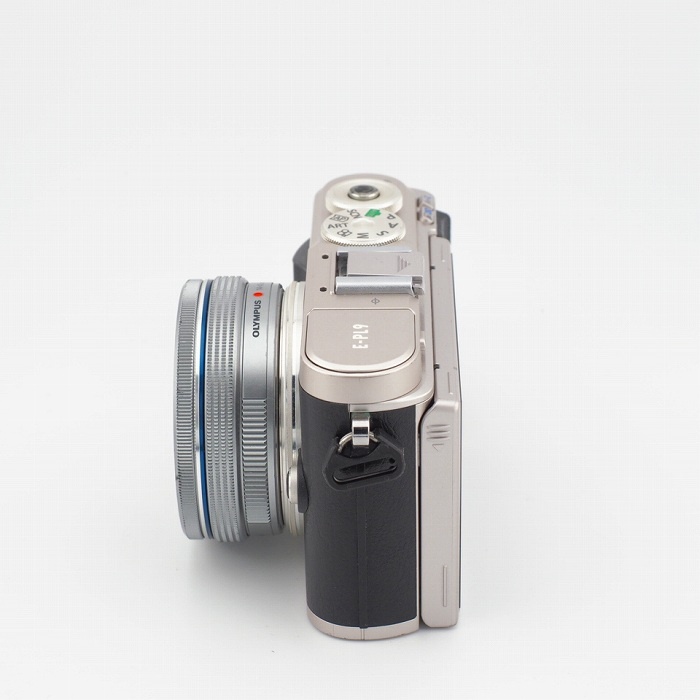 オリンパス E-PL9 14-42EZレンズキツト