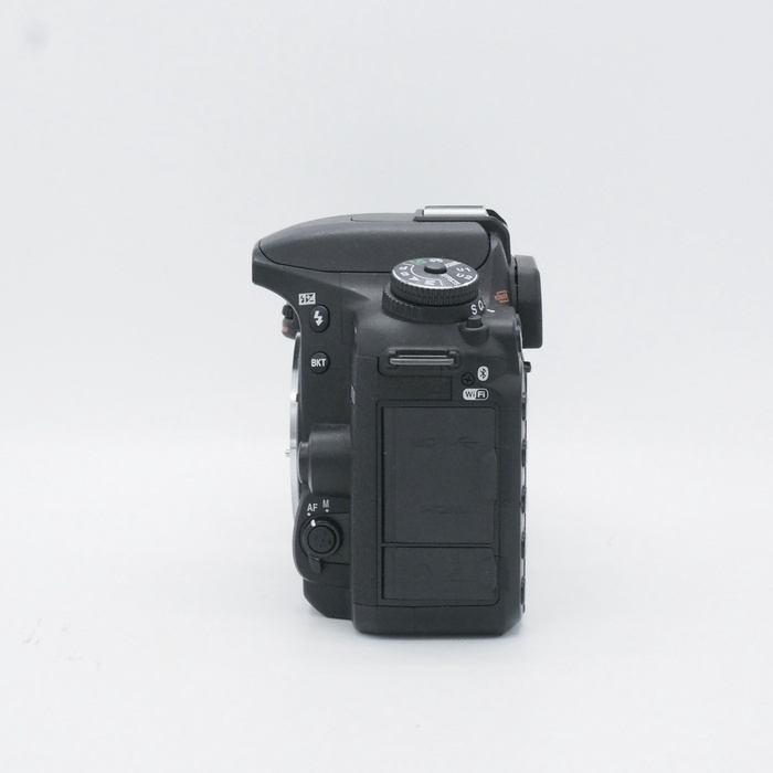 ニコン D7500 ボデイ