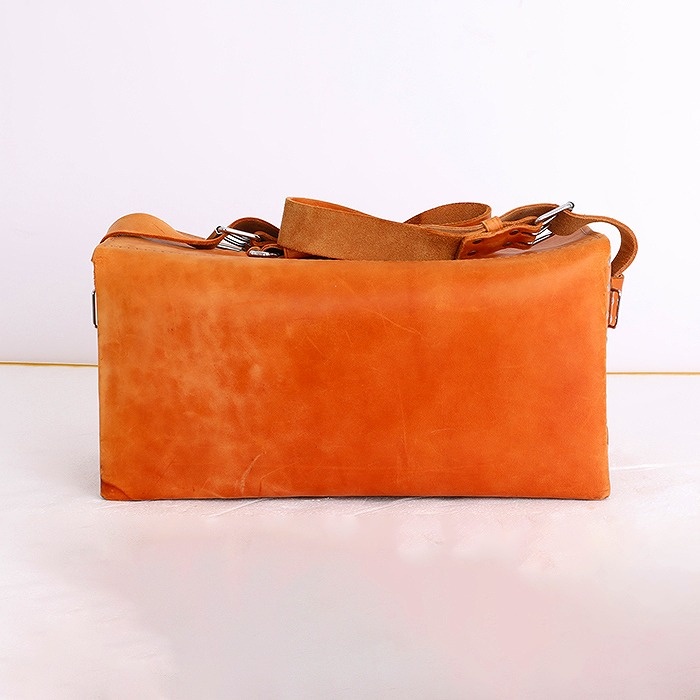 ソノタ MASUMI 革製カメラバック