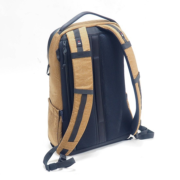 ハクバ LUXXe グリッド ジップバックパック M