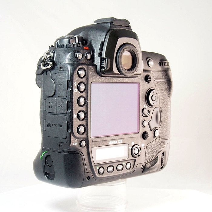 ニコン D5 (XQD-TYPE)
