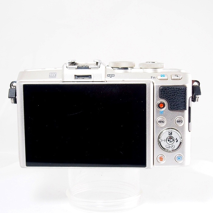 オリンパス E-PL7 14-42EZキット シルバー