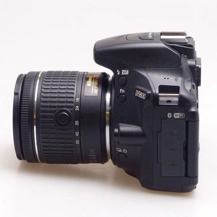 ニコン D5600 18-55VR レンズキツト