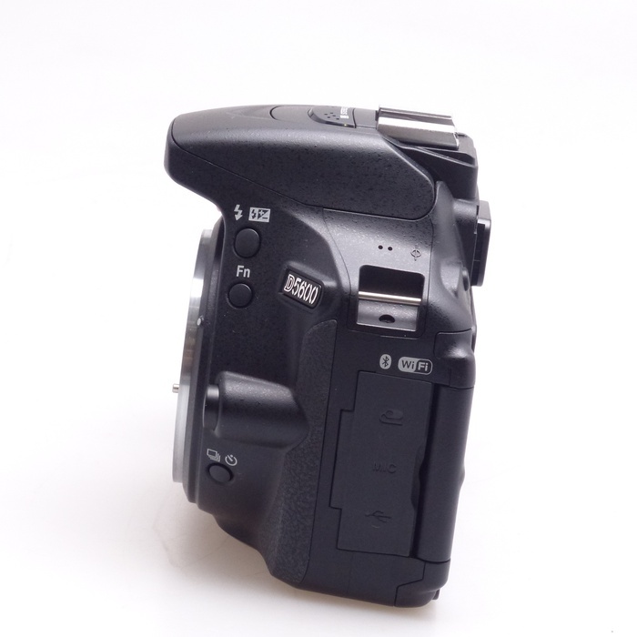 ニコン D5600 ボデイ