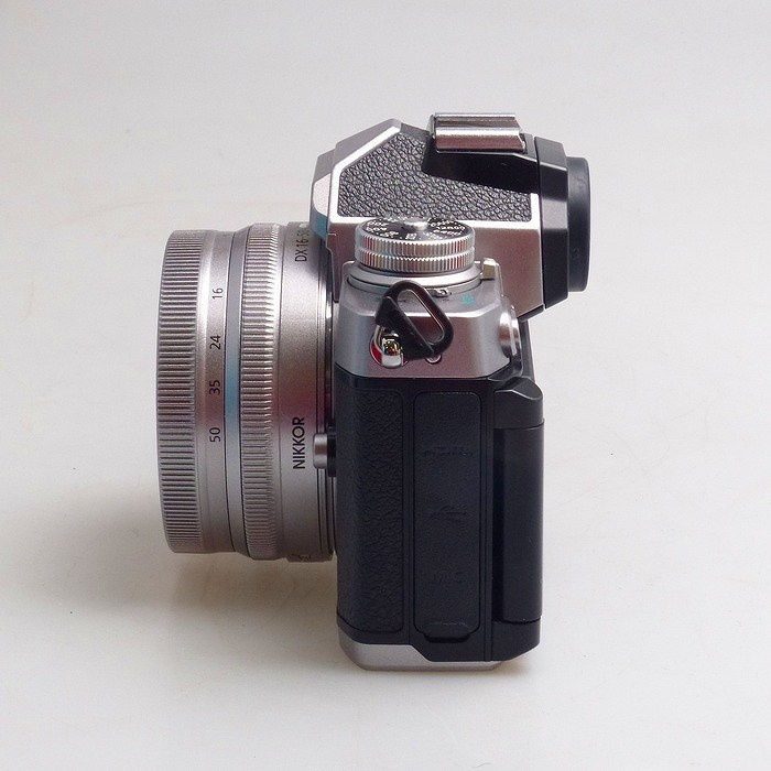 ニコン Z fc 16-50 VR レンズキット シルバー