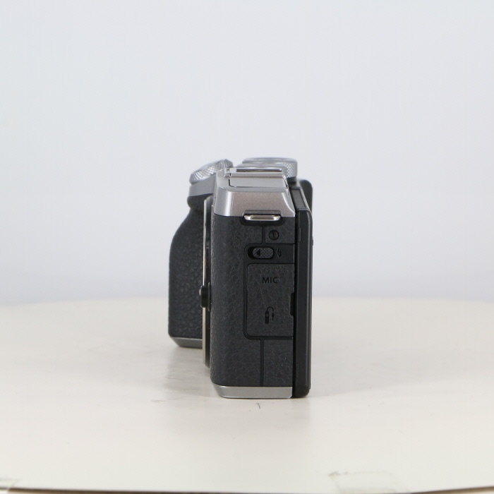キヤノン EOSM6 MarkII ボディ シルバー