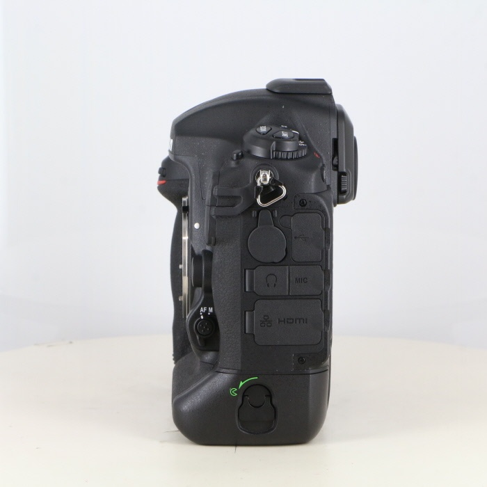 ニコン D5 ボデイ(XQD-TYPE)